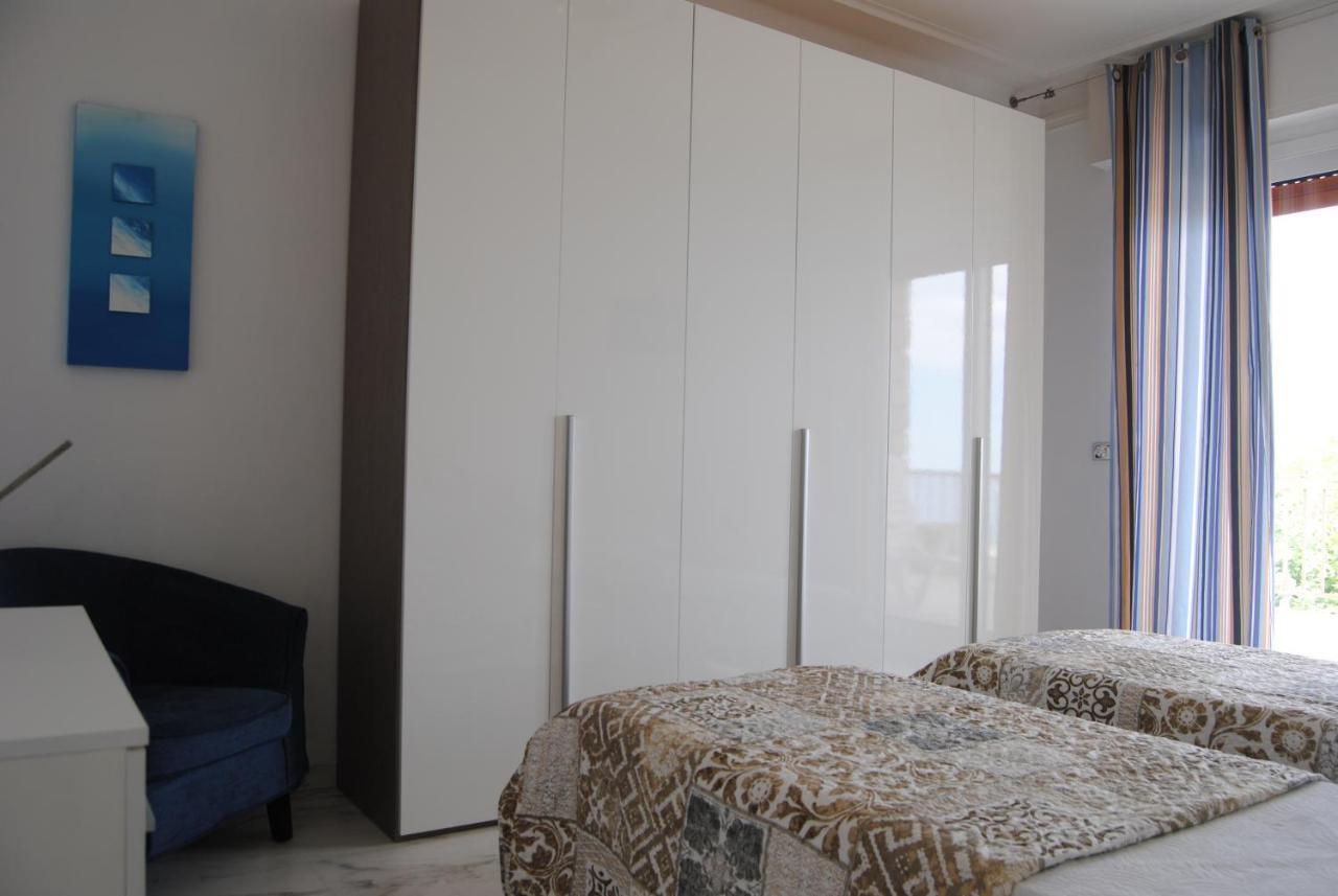 Gaiavacanze Beach Apartment Bordighera Kültér fotó