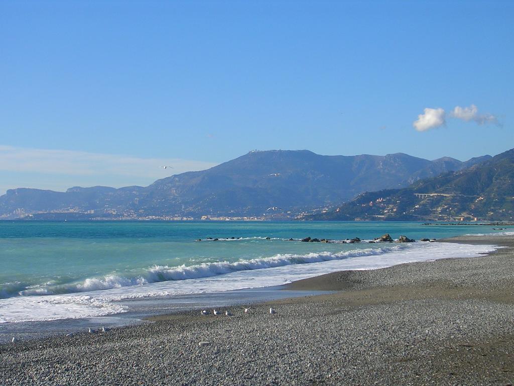 Gaiavacanze Beach Apartment Bordighera Kültér fotó