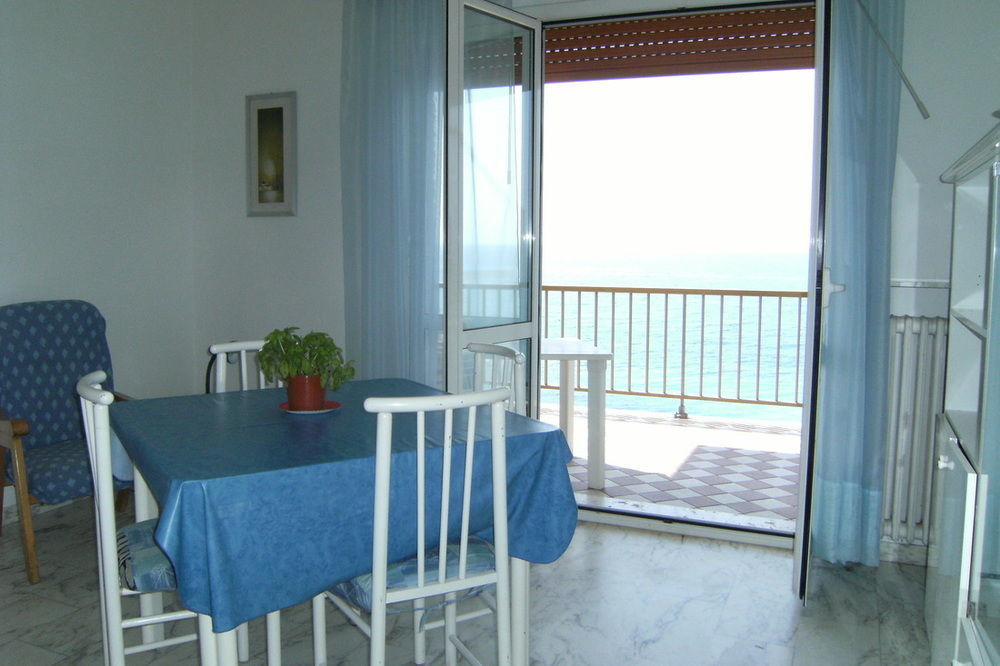 Gaiavacanze Beach Apartment Bordighera Kültér fotó