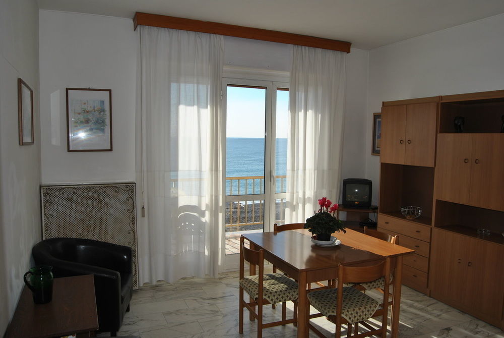 Gaiavacanze Beach Apartment Bordighera Kültér fotó