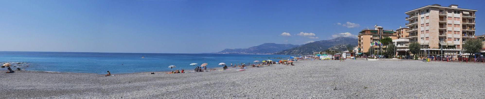 Gaiavacanze Beach Apartment Bordighera Kültér fotó